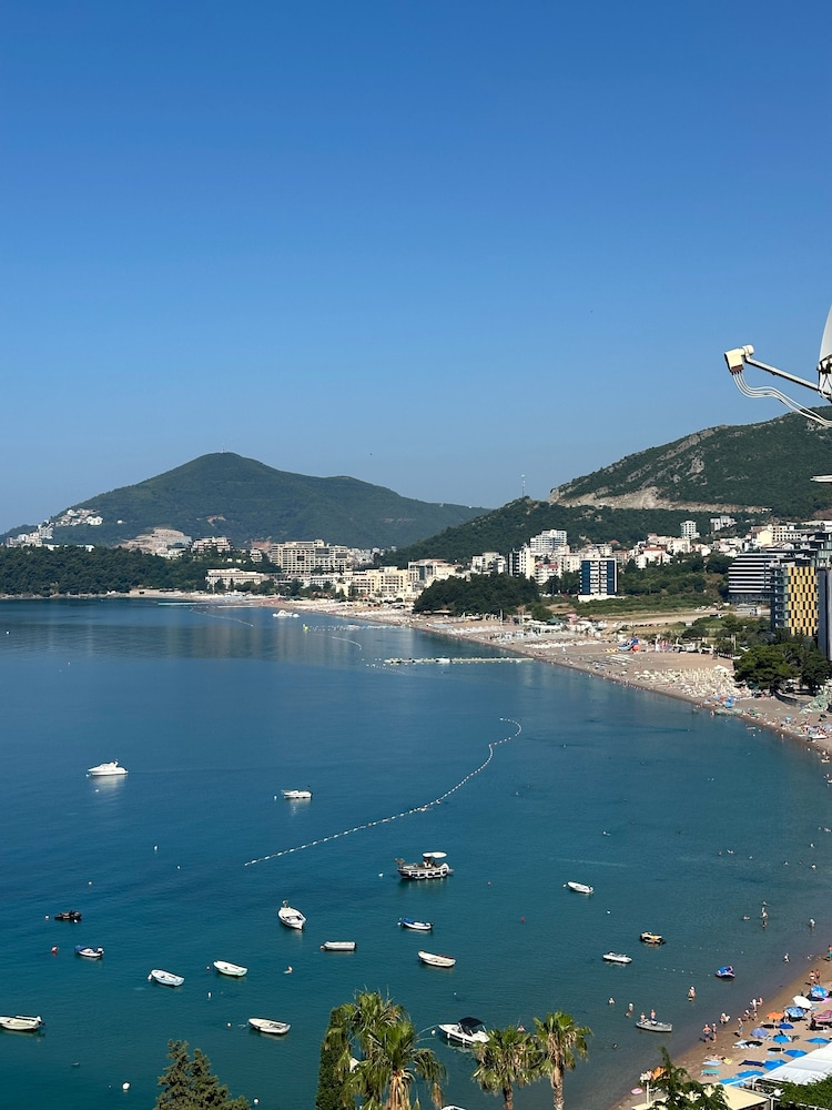 Meridian Hotel — Budva