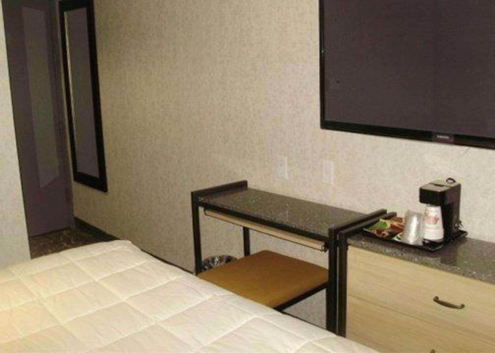 Rodeway Inn Near JFK Airport - photo 6