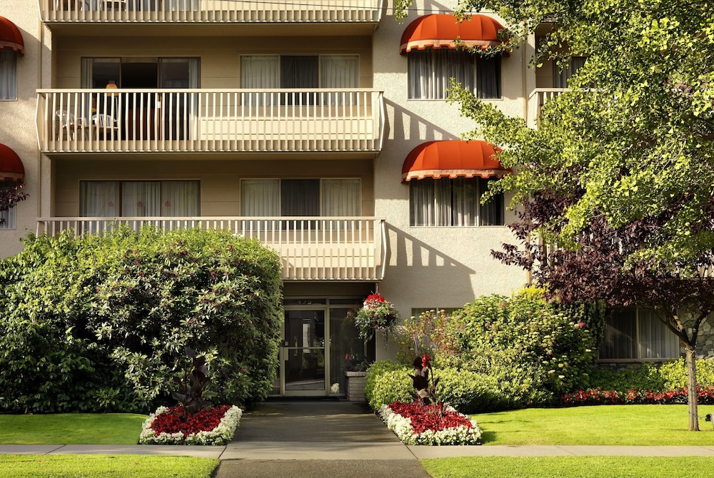 Royal Scot Hotel & Suites Trademark Collection by Wyndham — 4-Star Luxury Hotel in Victoria, Canada