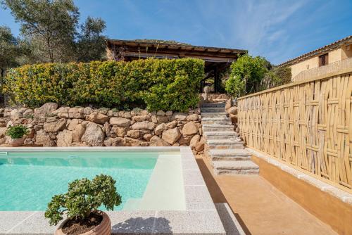 Smart Appart Villa Patrizia — 4-Star Luxury Hotel in Loiri Porto San Paolo, Italy