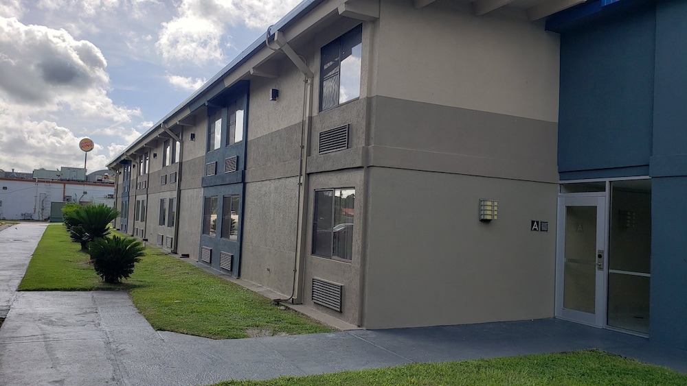 Red Roof Inn Port Allen - photo 15