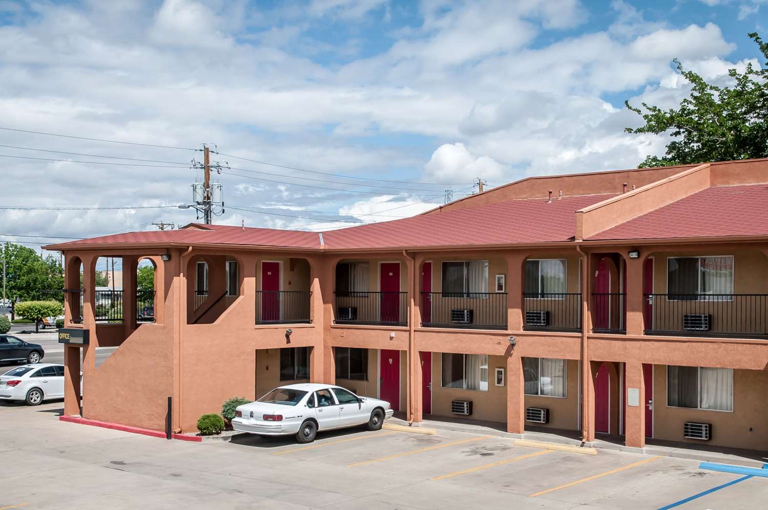 Econo Lodge Midtown — Albuquerque — photo 2