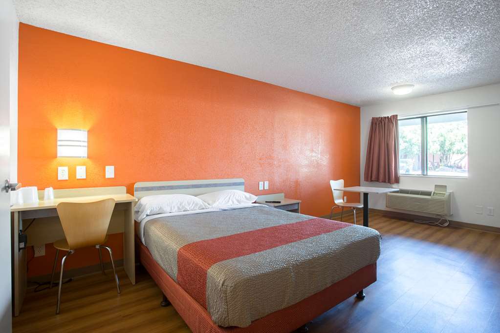 Motel 6 Kingman AZ Route 66 West - photo 12