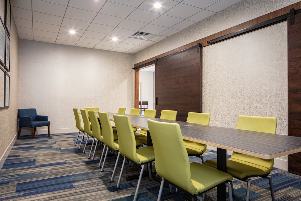 Holiday Inn Express & Suites Newport News by IHG - photo 27