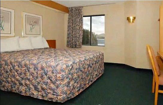 Economy Inn Brunswick - photo 6