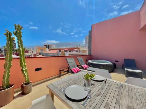 Aromas Suites Attic in Puerto De La Cruz, Spain