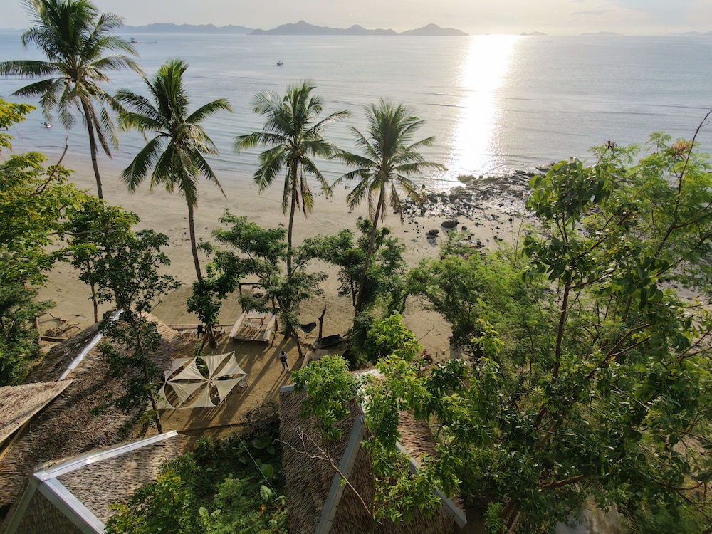Kamp Tapik Sibaltan in El Nido, Philippines