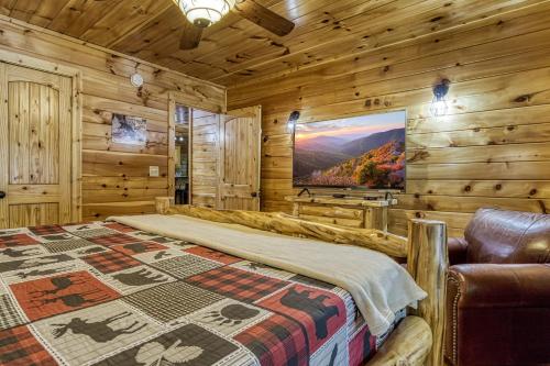 The Circle Of Life Hot Tub Theater Room 560 FREE tickets each paid day - photo 25