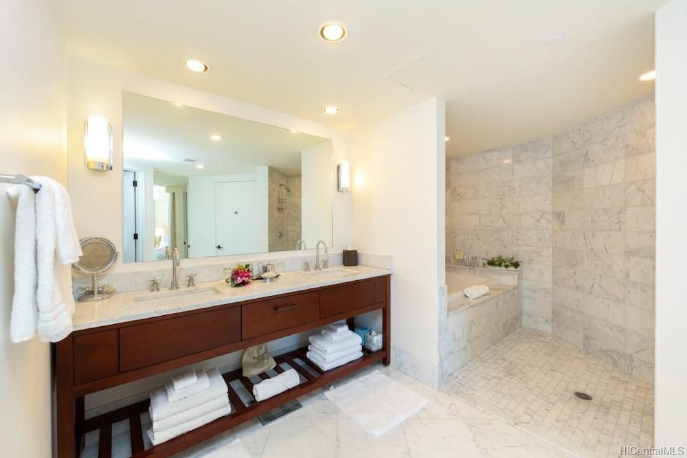Jet Luxury at The Trump Waikiki - photo 33