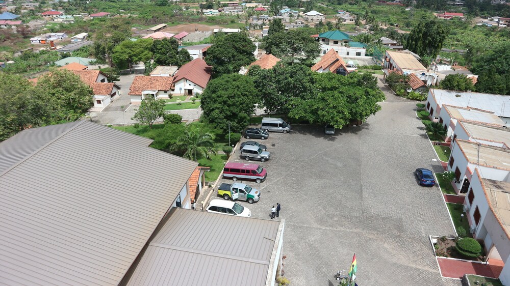 Manna Heights Hotel & Conference Centre - carbon neutral hotel in Accra