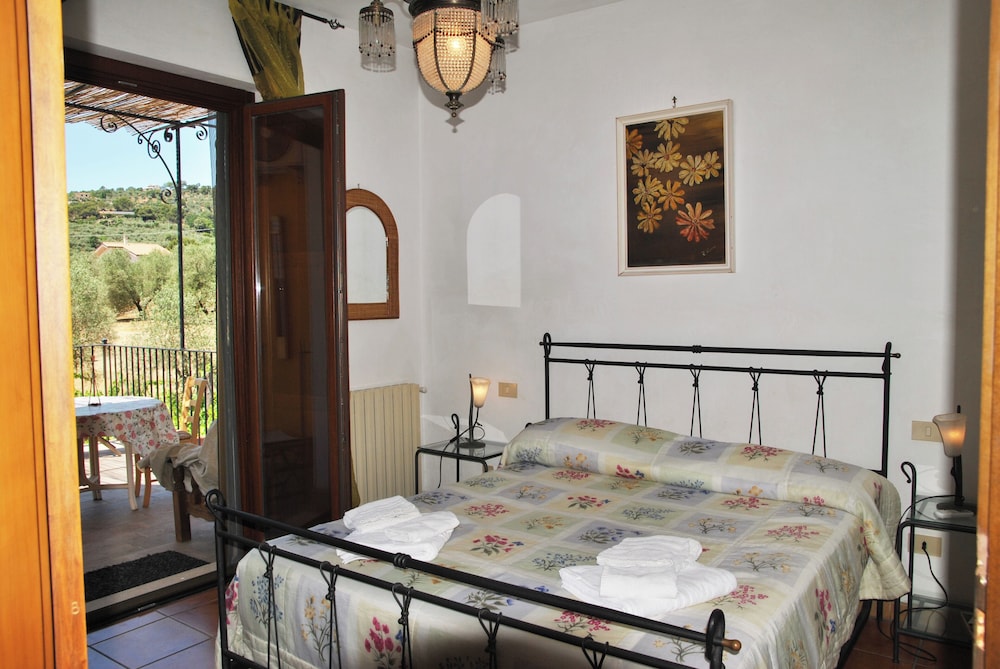 Holiday Home Chevalier With Terrace and Swimming Pool — Itri — photo 4
