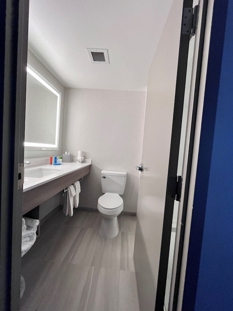 Holiday Inn Express Federal Way Seattle South by IHG - photo 28