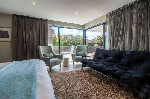 Sedgemoor Villa with 360 views & loadshedding free