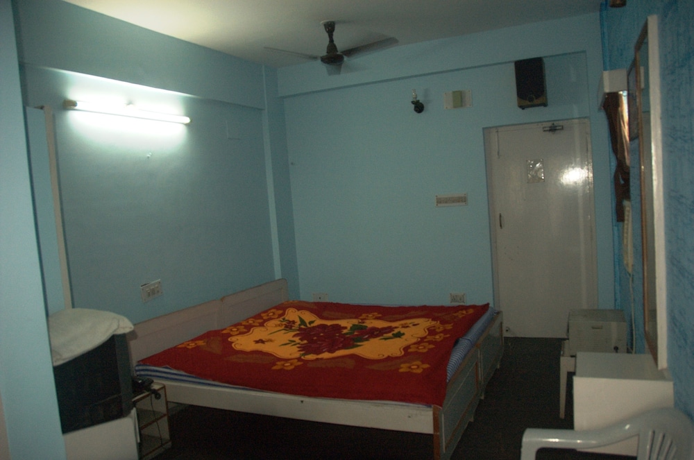 Hotel Deepak — Diamond Harbour — photo 5