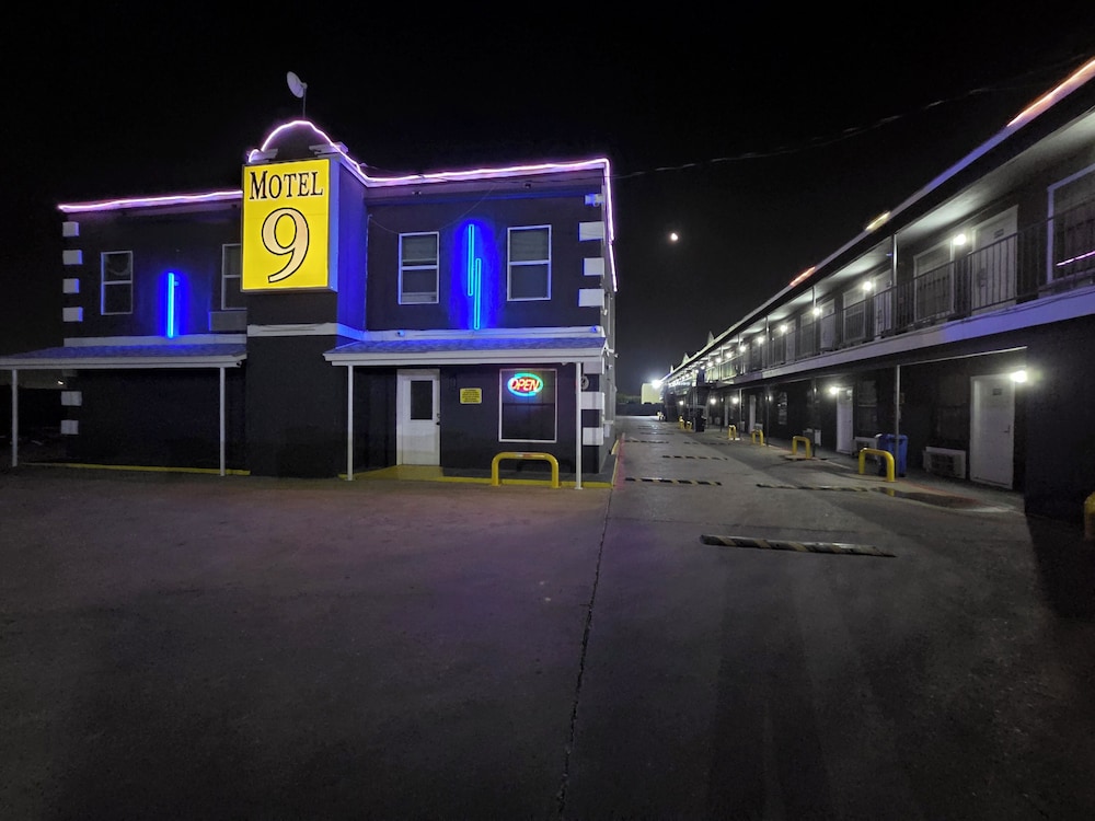 Motel 9 in Laredo, United States