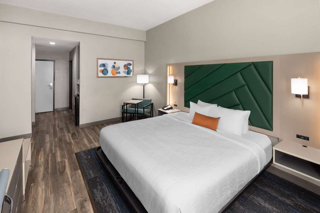 Wingate by Wyndham Sulphur Near Lake Charles in Sulphur, United States