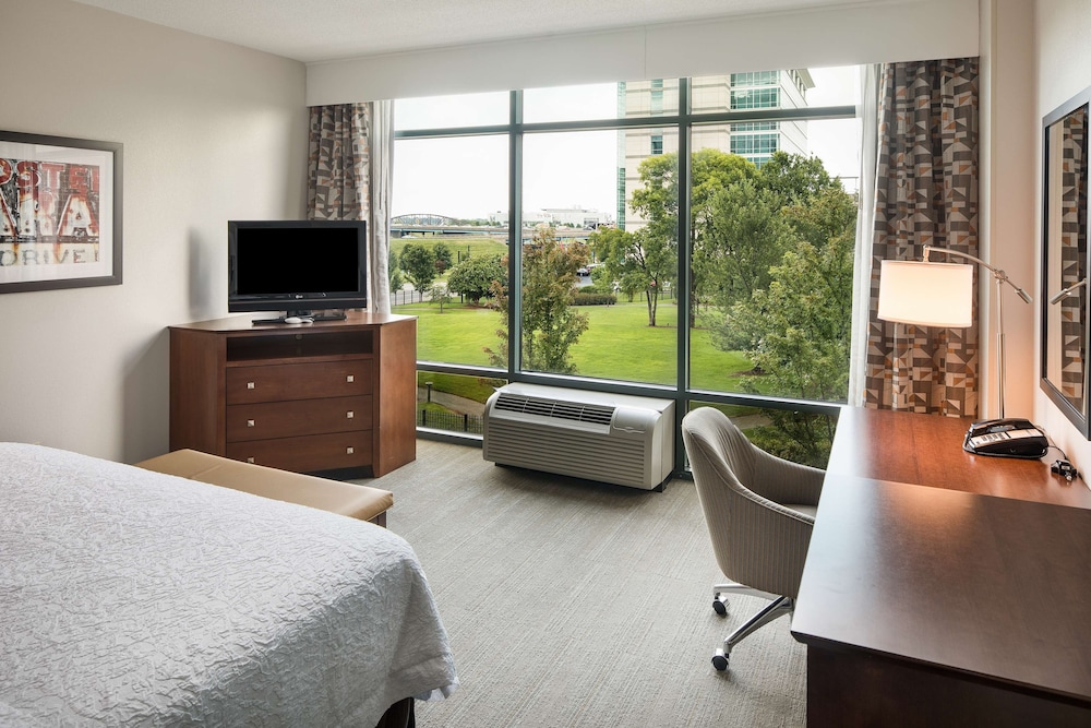 Hampton Inn & Suites Little Rock Downtown - photo 13