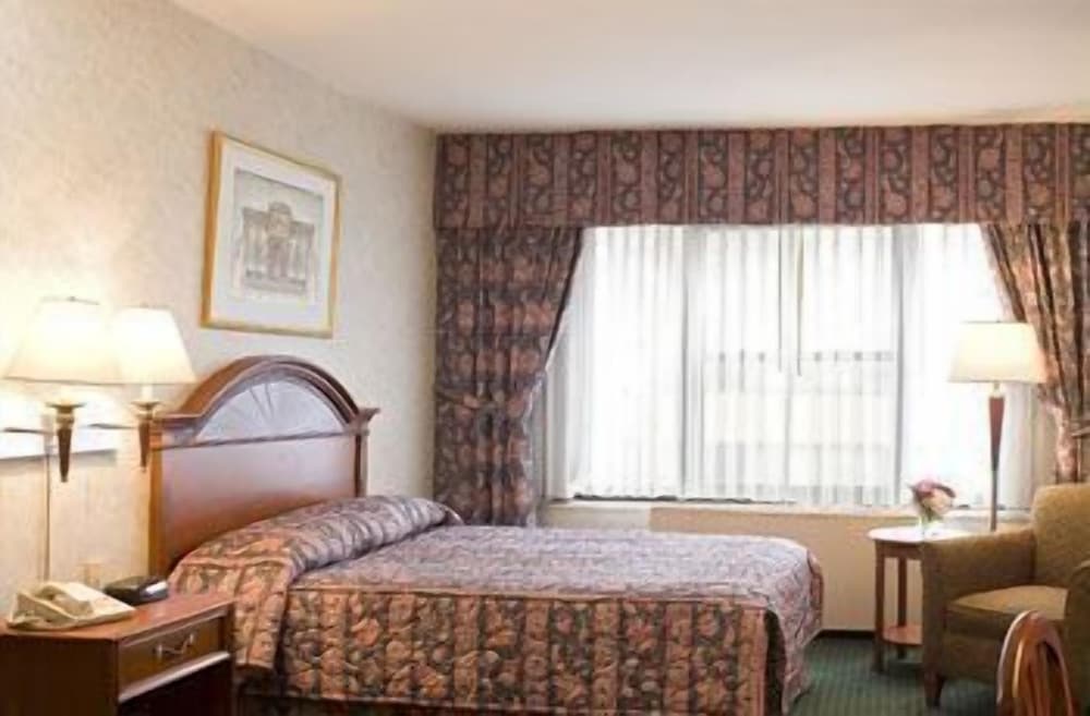 Travel Inn Hotel - photo 10