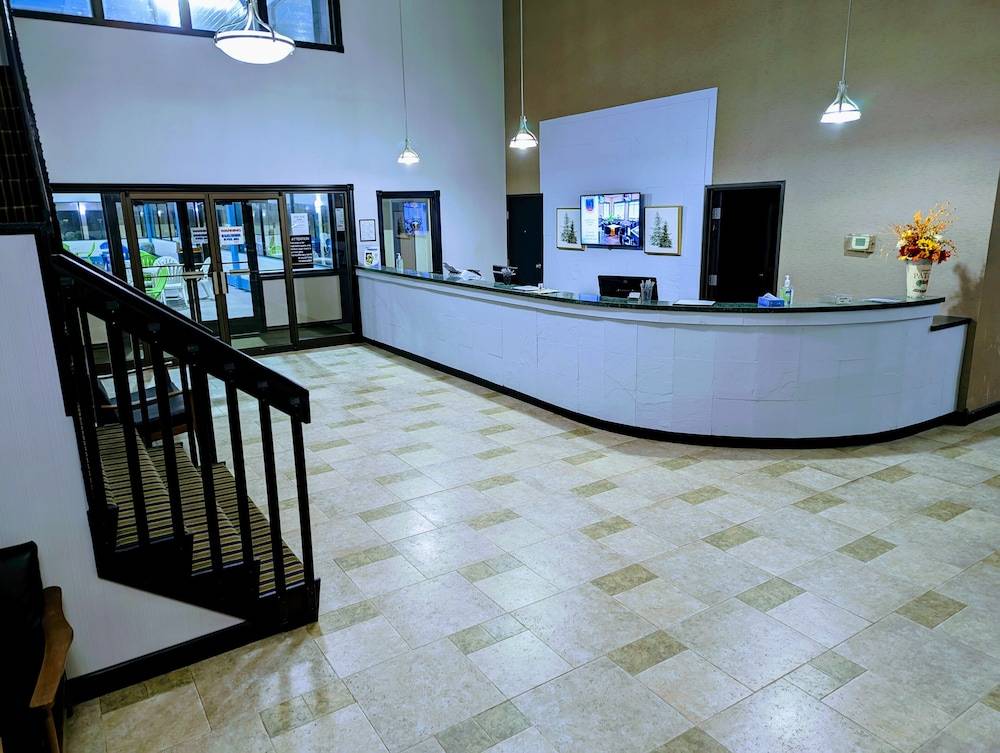 Woodfield Inn and Suites - photo 2