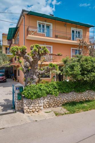 Apartments with a parking space Mali Losinj Losinj 19629 — 4-Star Luxury Hotel in Mali Losinj, Croatia