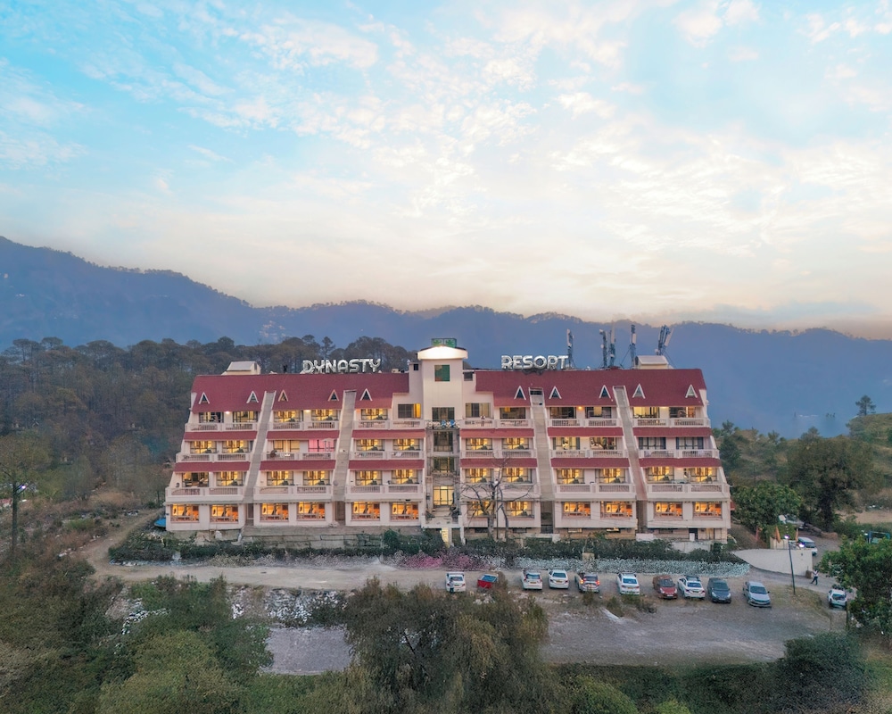 Dynasty Resort — hotel in Naini Tal