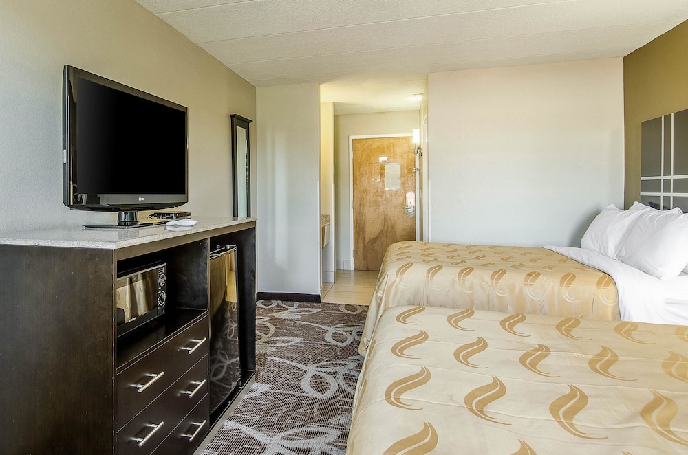 Red Roof Inn & Suites Middleborough - photo 10