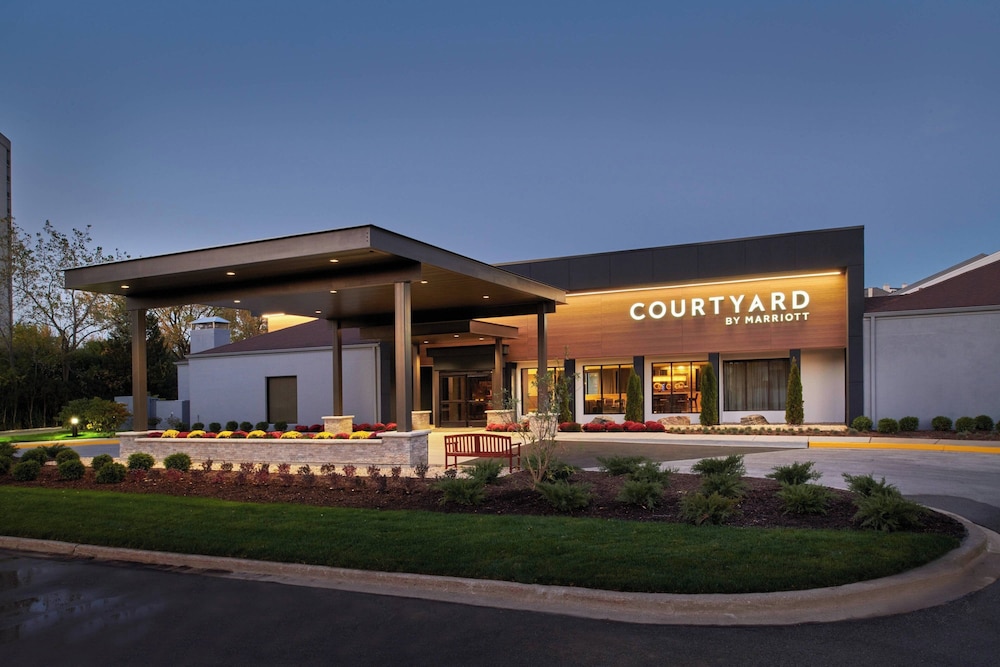 Courtyard by Marriott Chicago Oakbrook Terrace — hotel in Villa Park