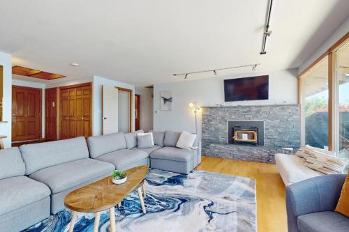 Puget Sound Sanctuary Entire Home — 4-Star Luxury Hotel in Port Orchard, United States