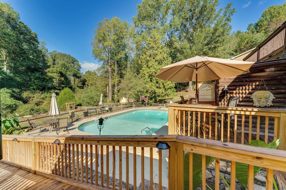 Cozy Pet Friendly Retreat In Hickory W Fire Pit 19537150 — Hickory