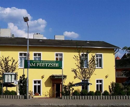 Hotel Am Peetzsee — hotel in Gruenheide