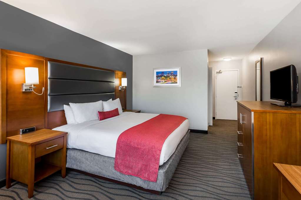 Wyndham Garden Greensboro - photo 11