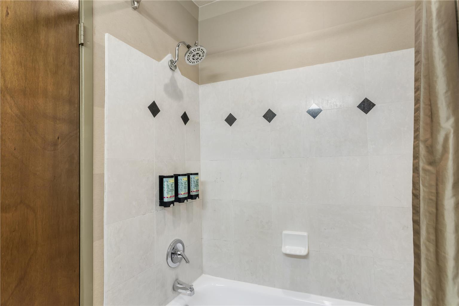 Best Western Plus Brookside Inn - photo 24