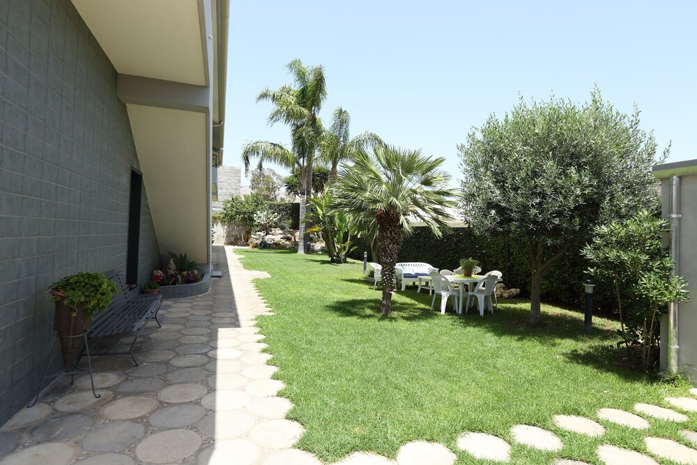 Villa Teocrito Piscina & Mare — 4-Star Luxury Hotel in Avola, Italy