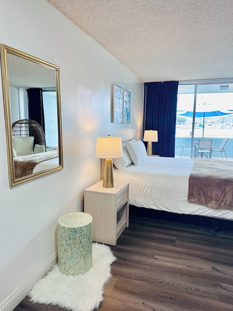 Foghorn Harbor Inn - photo 10