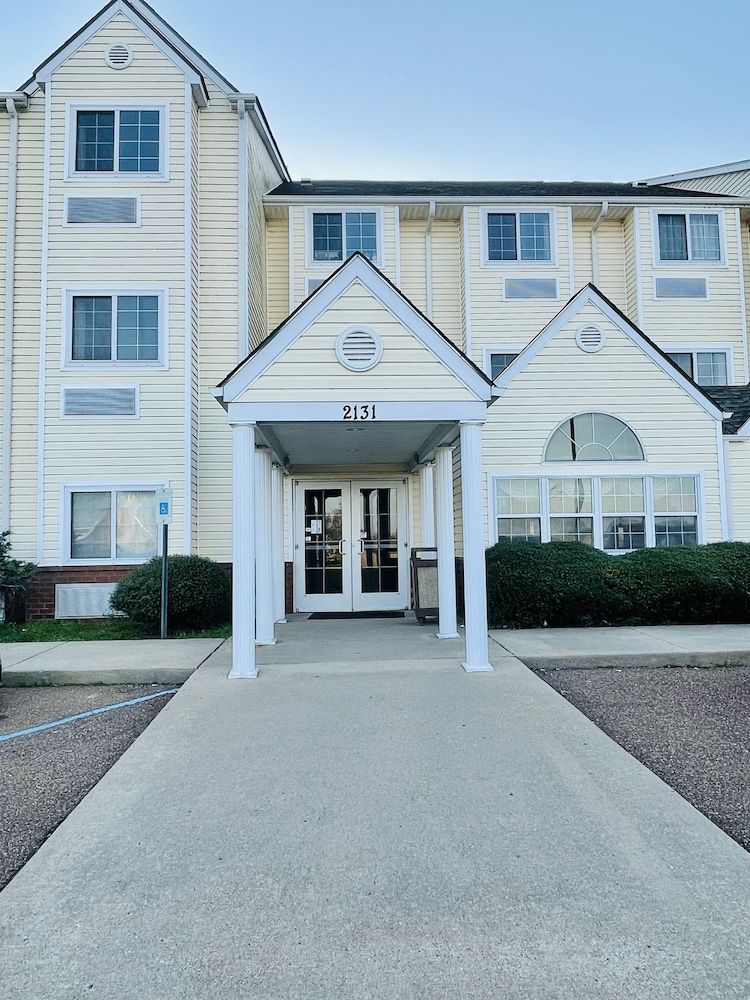 Welcome Inn & Suites - photo 16