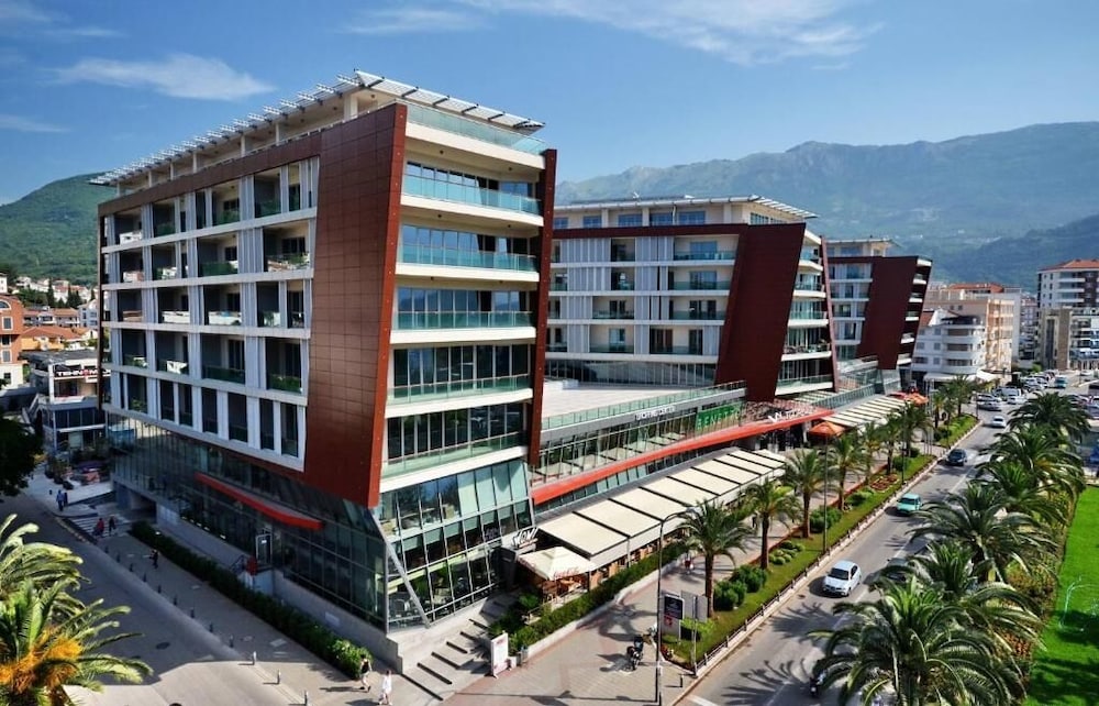 Condo Studio Plaza — 4-Star Luxury Hotel in Budva, Montenegro