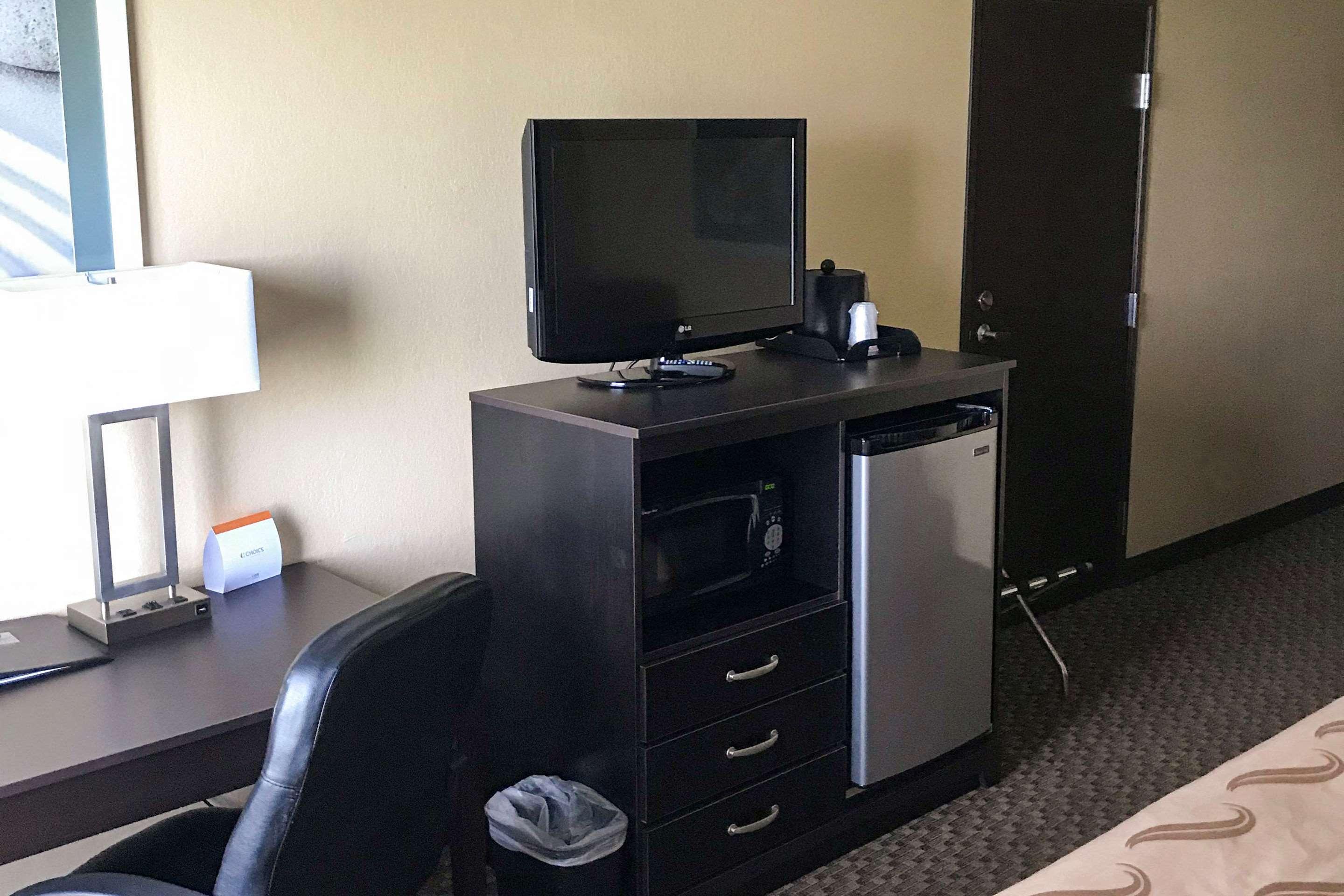Quality Inn & Suites Mendota near I 39 - photo 27