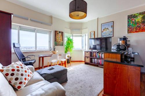 Penthouse Vista Mar in Parede Lisboa Cascais Family And Work Friendly in Cascais, Portugal