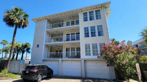 Pier Walk Unit C by Tybee Vacation Rentals — 4-Star Luxury Hotel in Tybee Island, United States