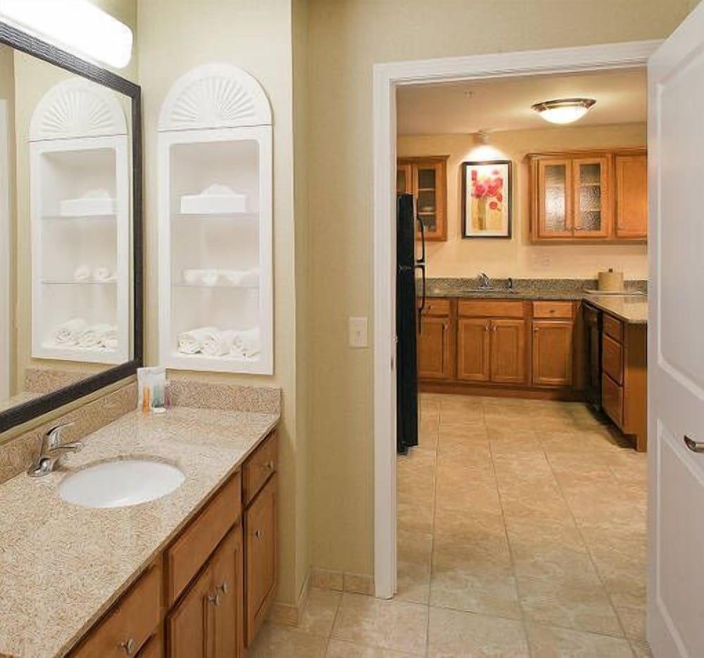 White River Inn and Suites - photo 40