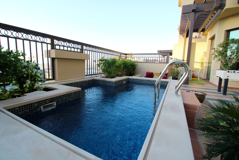 Kennedy Towers Fairmont North — 4-Star Luxury Hotel in Dubai, United Arab Emirates