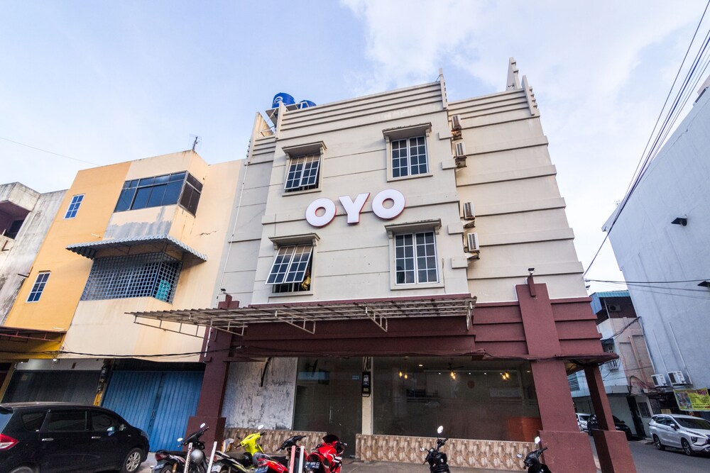 Oyo 1671 D One Hotel — Batam