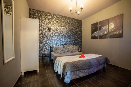 Lunar Meteorites — 5-Star Luxury Hotel in Kalampaka, Greece