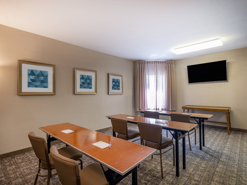 Staybridge Suites Milwaukee Airport South by IHG - photo 51