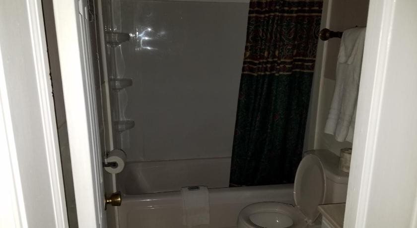 Berkeley Springs Motel - photo 5