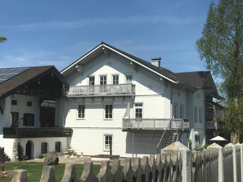 Zehentmayrhof — 4-Star Luxury Hotel in Obing, Germany