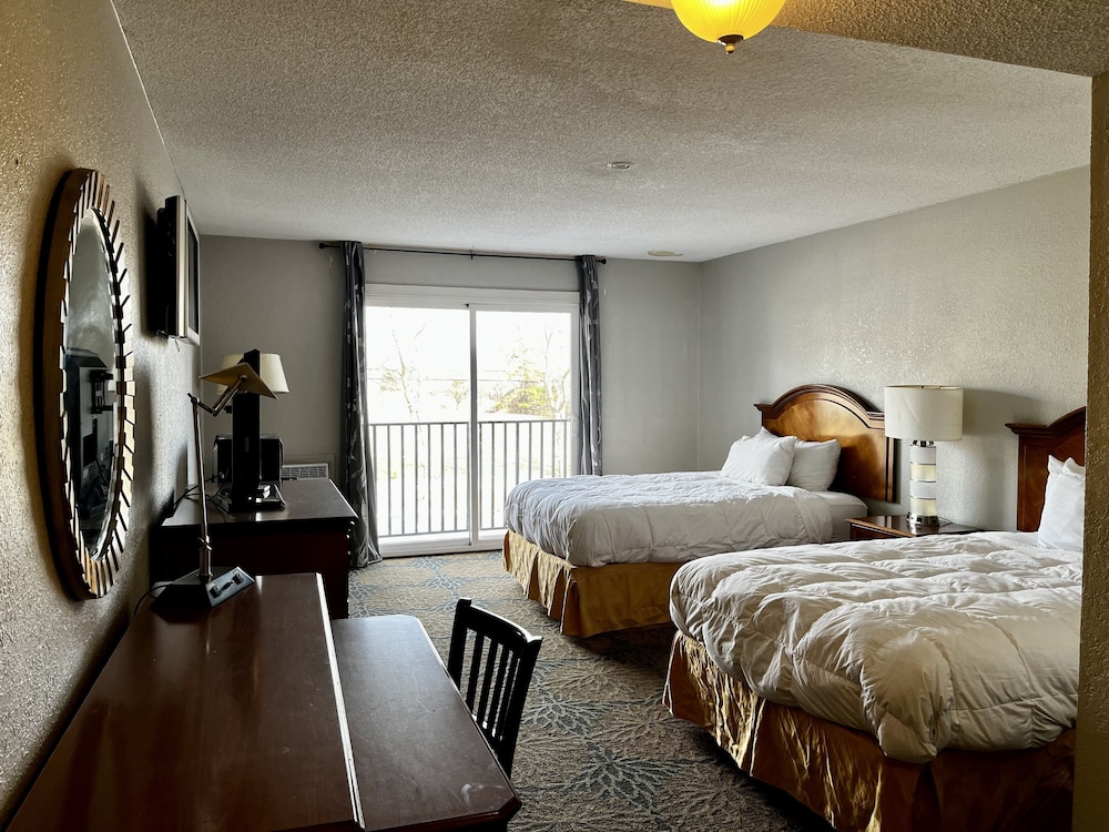 Days Inn by Wyndham Toledo - photo 15