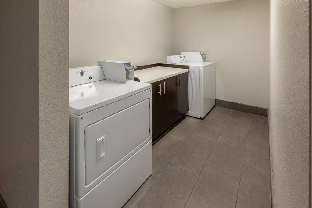 La Quinta Inn & Suites by Wyndham Houston NW Brookhollow - photo 29