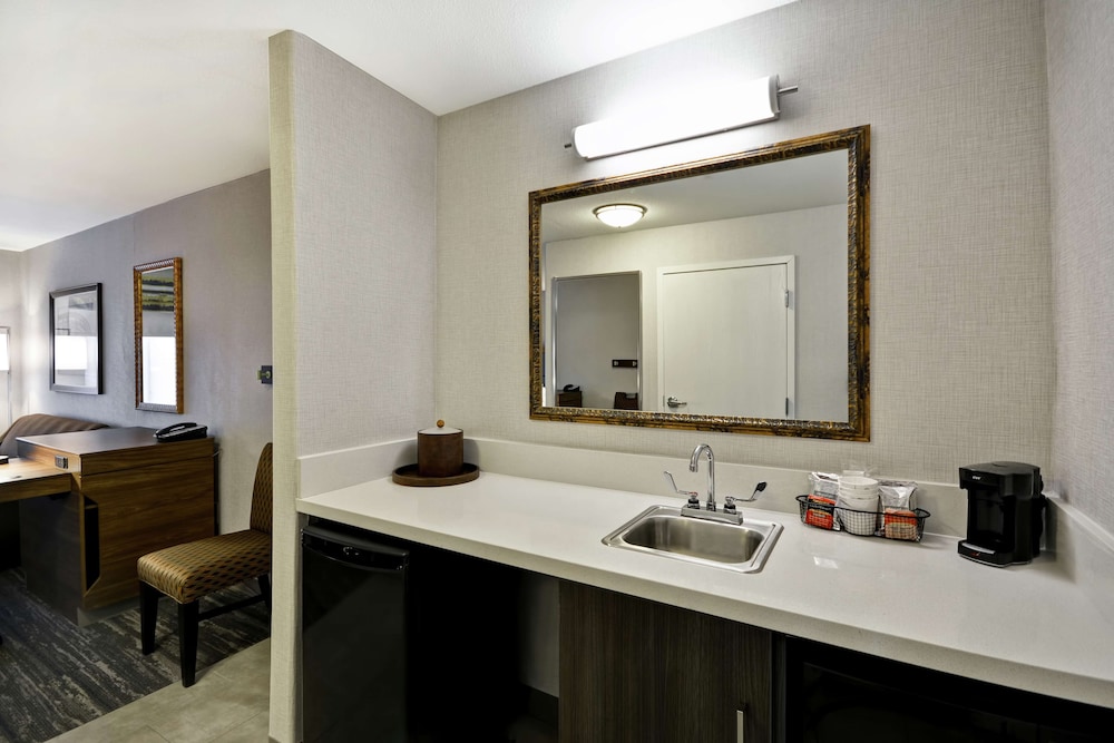 Hampton Inn & Suites Yuma - photo 32