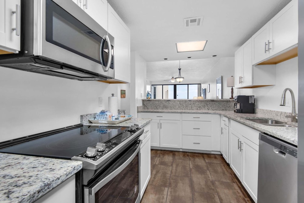 Navarre Towers 1205 - photo 6